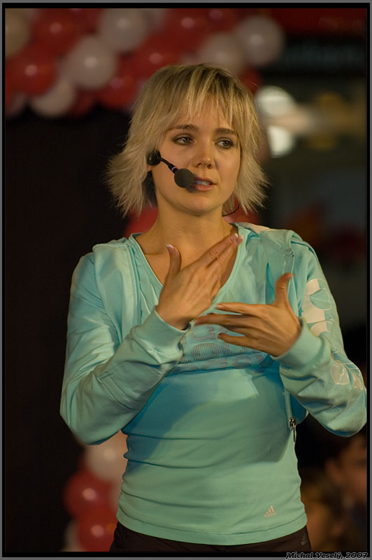 Lucka Vondračková v Hypernově - 2007-11-24